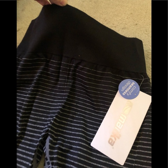 NWT medium Marika leggings - Picture 2 of 4